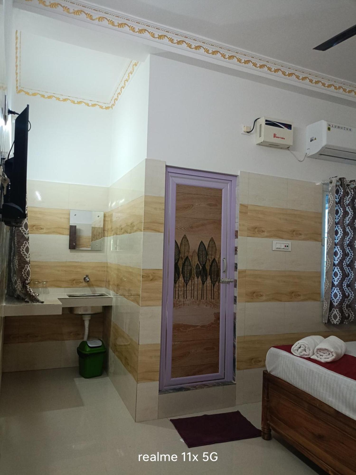 Hotel Trupti Residency Пури Экстерьер фото